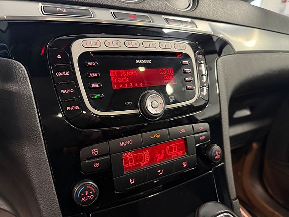 Ford S-MAX 16 of 18