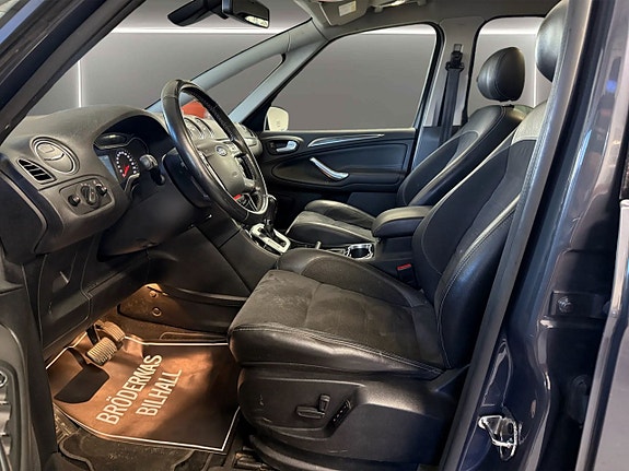 Ford S-MAX 3 of 5
