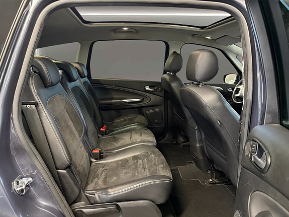 Ford S-MAX 9 of 18