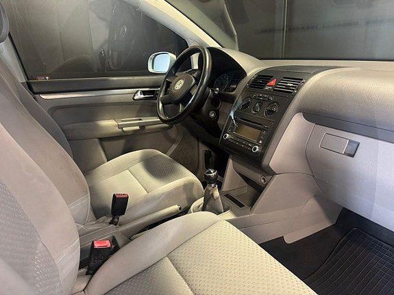Volkswagen Touran 22 of 22