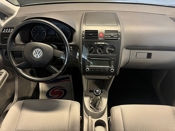 Volkswagen Touran 19 of 22