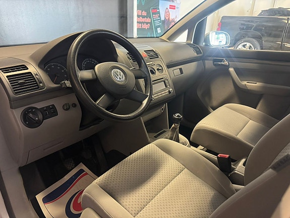 Volkswagen Touran 17 of 22