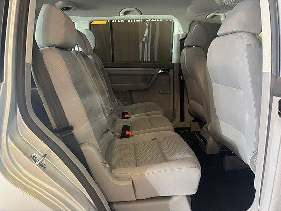 Volkswagen Touran 18 of 22