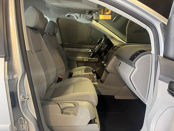 Volkswagen Touran 21 of 22