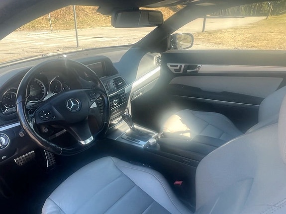 Mercedes-Benz E350 4 of 7