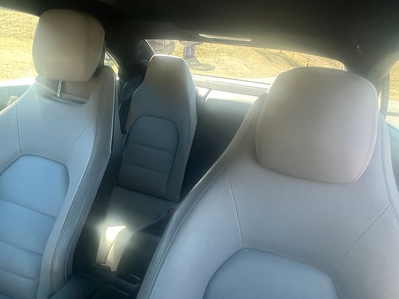 Mercedes-Benz E350 5 of 7