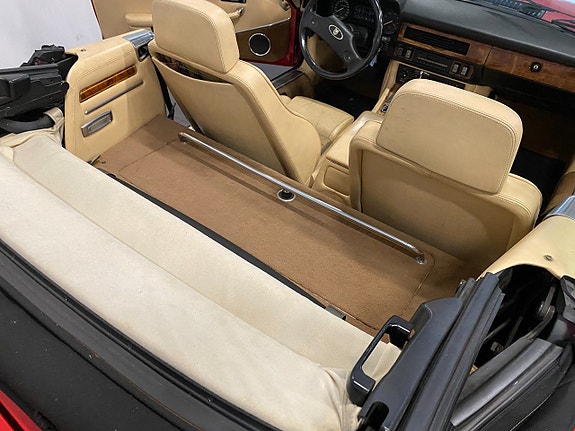 Jaguar XJS 19 of 23