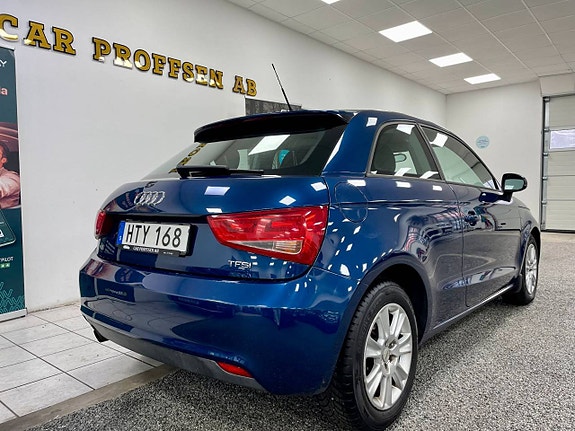 Audi A1 4 of 5