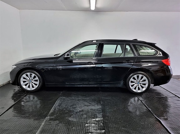 BMW 320 3 of 5