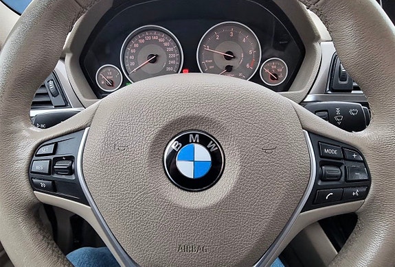 BMW 320 10 of 13