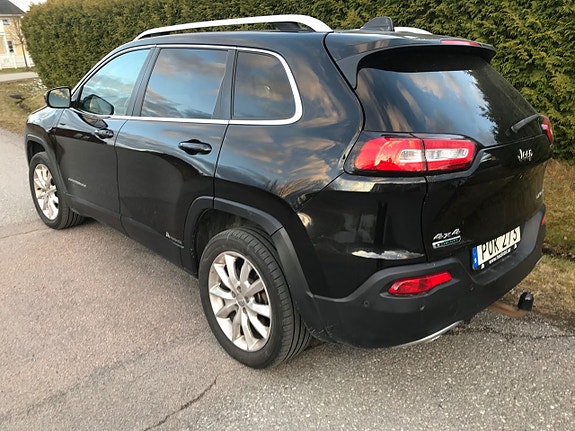 Jeep Cherokee 2 of 5