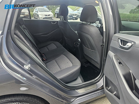 Hyundai IONIQ 13 of 27