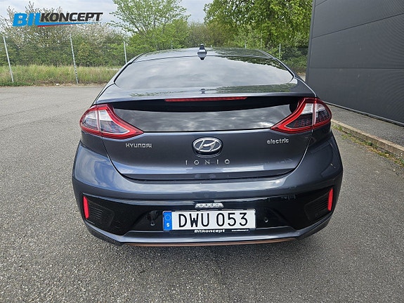 Hyundai IONIQ 8 of 27
