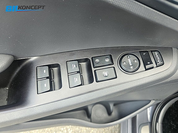 Hyundai IONIQ 18 of 27