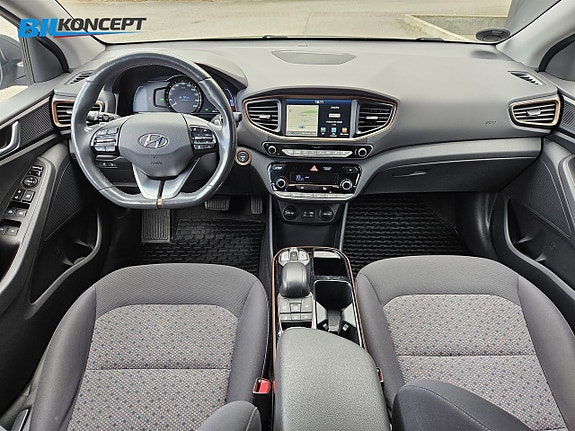Hyundai IONIQ 27 of 27