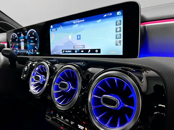 Mercedes-Benz CLA200 20 of 24