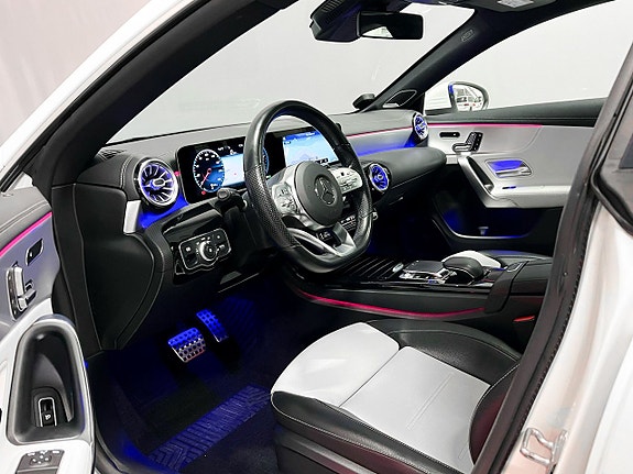 Mercedes-Benz CLA200 9 of 24