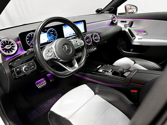 Mercedes-Benz CLA200 11 of 24