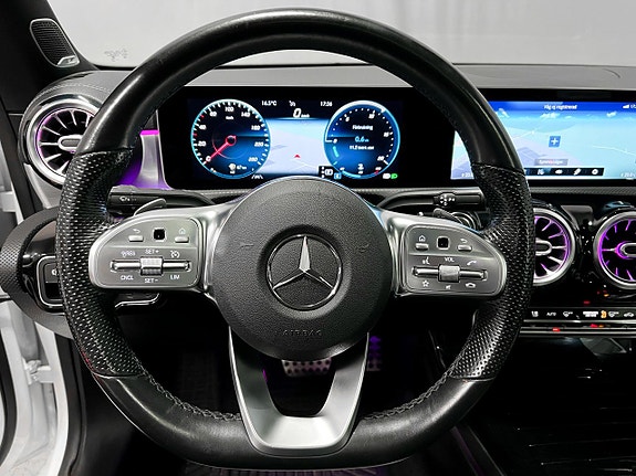 Mercedes-Benz CLA200 10 of 24