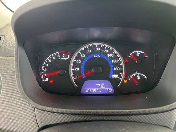 Hyundai i10 12 of 19