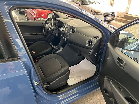 Hyundai i10 14 of 19