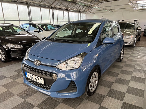 Hyundai i10 2 of 5