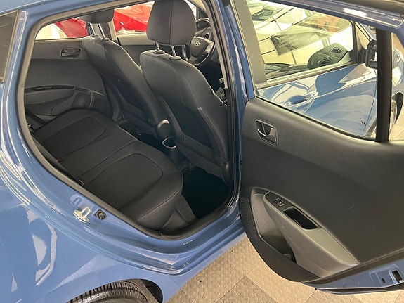 Hyundai i10 10 of 19