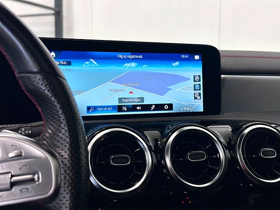 Mercedes-Benz CLA200 8 of 19