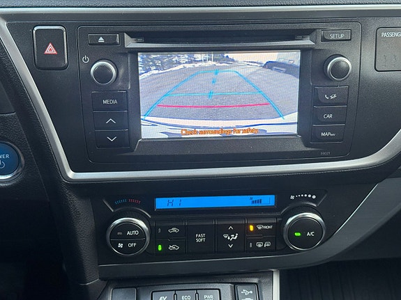 Toyota Auris 19 of 23