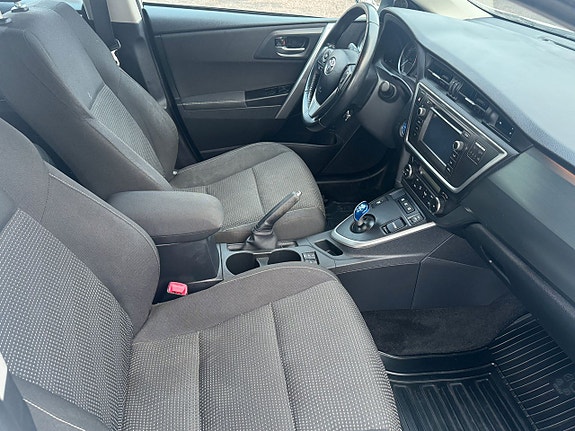 Toyota Auris 13 of 23