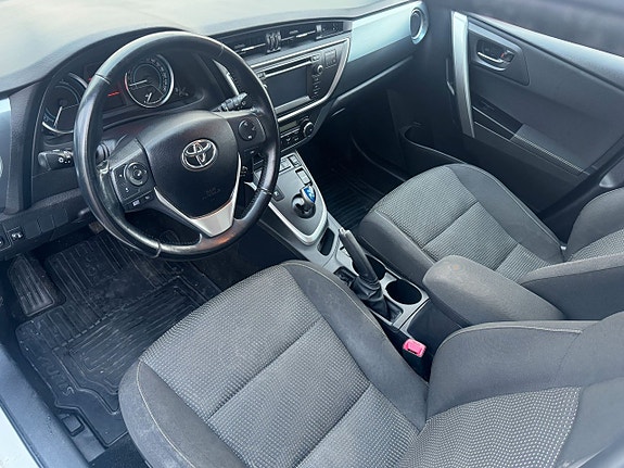 Toyota Auris 9 of 23