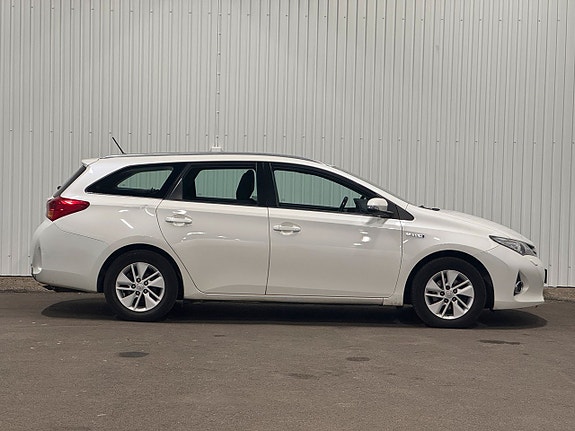 Toyota Auris 5 of 5
