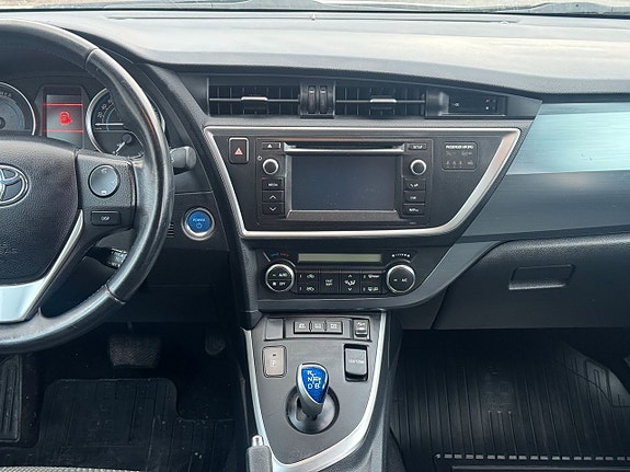 Toyota Auris 16 of 23
