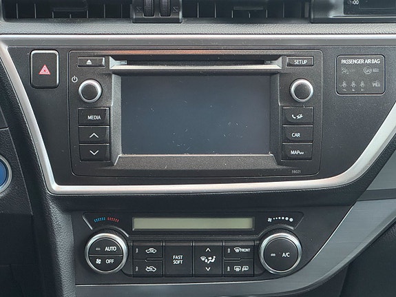 Toyota Auris 18 of 23