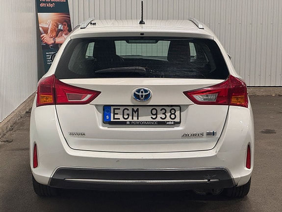 Toyota Auris 6 of 23