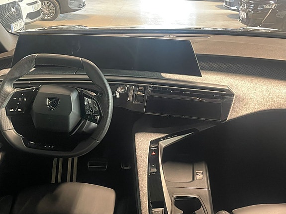 Peugeot e-3008 15 of 27