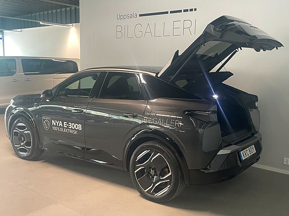 Peugeot e-3008 6 of 27