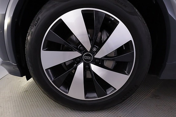 Audi Q6 e-tron 15 of 21