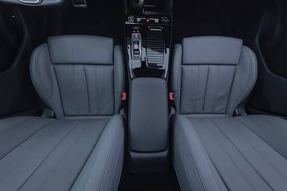 Audi Q6 e-tron 9 of 21