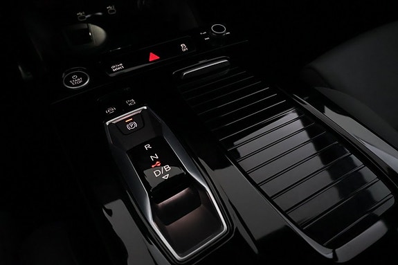 Audi Q6 e-tron 17 of 21