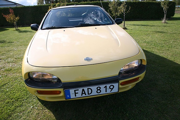 Nissan 100 NX 11 of 26