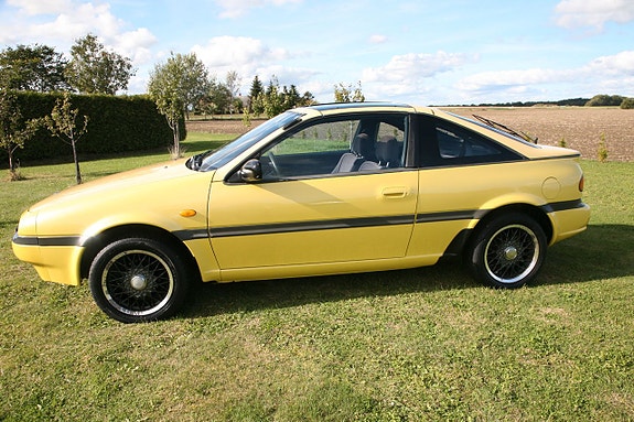 Nissan 100 NX 16 of 26