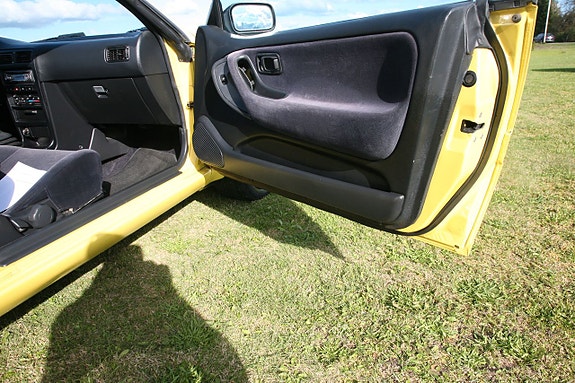 Nissan 100 NX 10 of 26