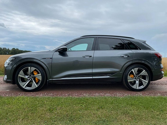Audi e-tron 6 of 8