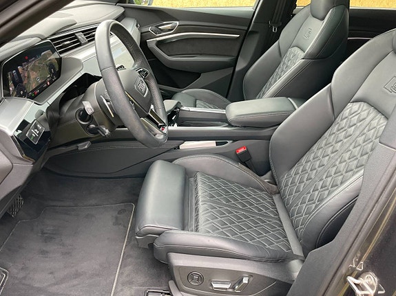 Audi e-tron 3 of 8