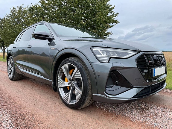 Audi e-tron 4 of 8