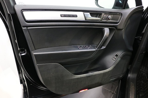 Volkswagen Touareg 8 of 27