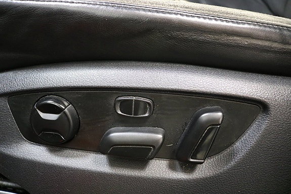 Volkswagen Touareg 17 of 27