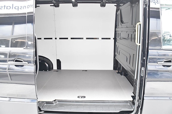 Volkswagen Crafter 35 15 of 23