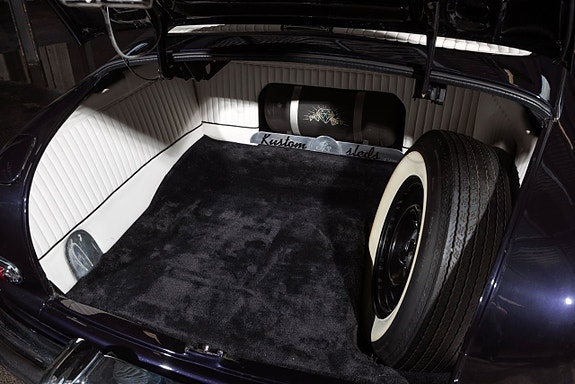 Mercury Custom 24 of 27